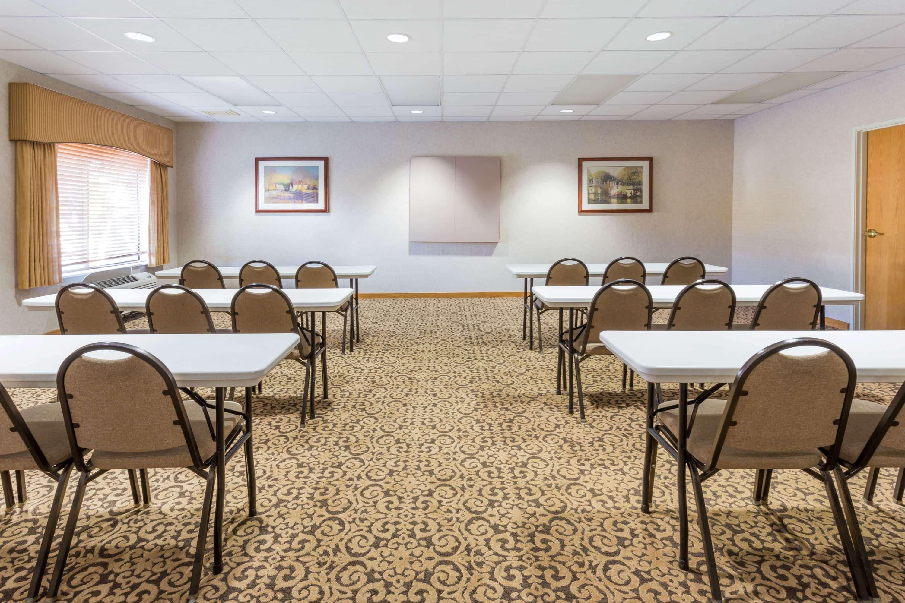 Wingate By Wyndham Joliet Hotel Exterior photo